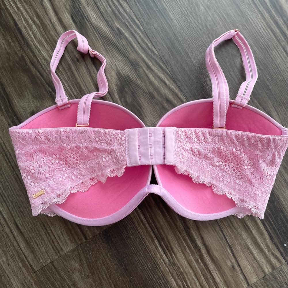 Victoria's Secret Light Pink Bra - Picture 2 of 5